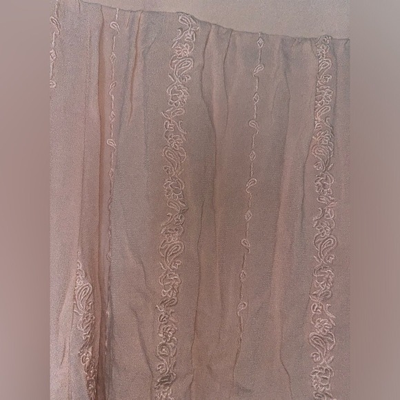 Torrid Skirt Size 4 Pink Embroidered A-Line Lined Knee Length Elegant Womens - Picture 2 of 3